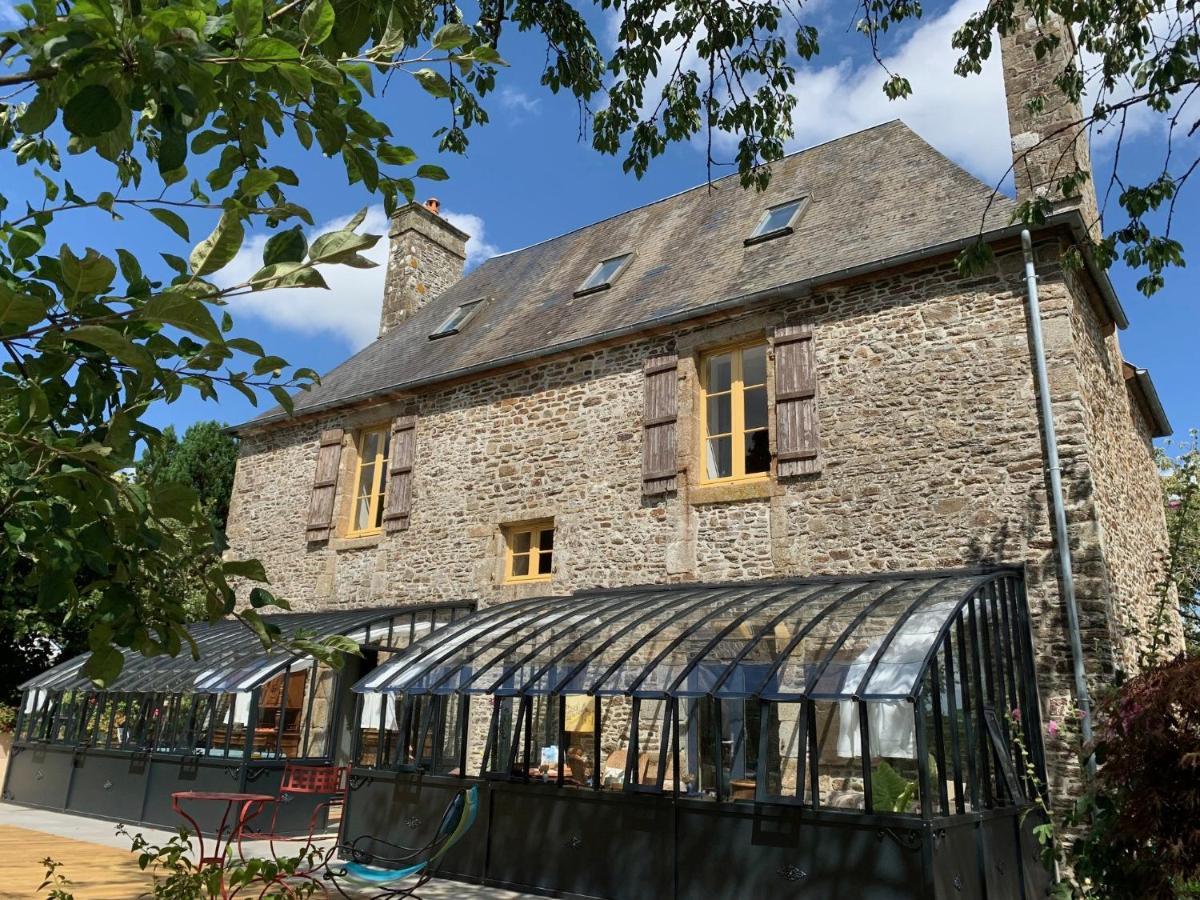 Le Petit Manoir Bed and Breakfast Isigny-le-Buat Exteriör bild