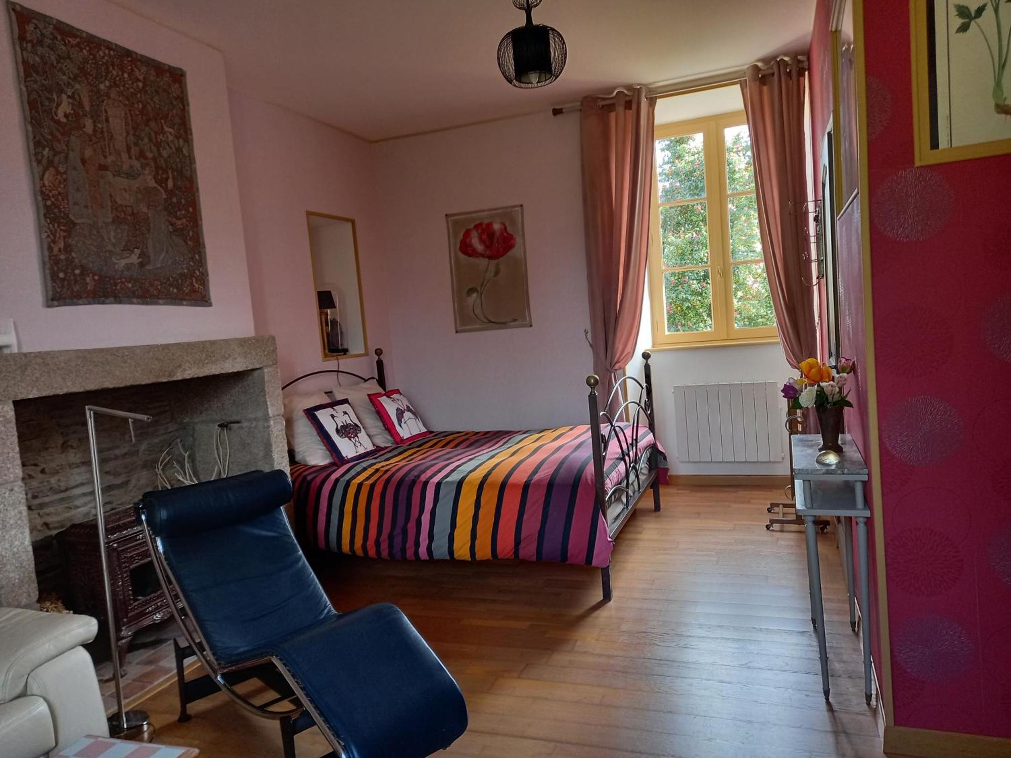 Le Petit Manoir Bed and Breakfast Isigny-le-Buat Exteriör bild
