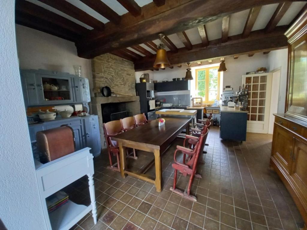 Le Petit Manoir Bed and Breakfast Isigny-le-Buat Exteriör bild