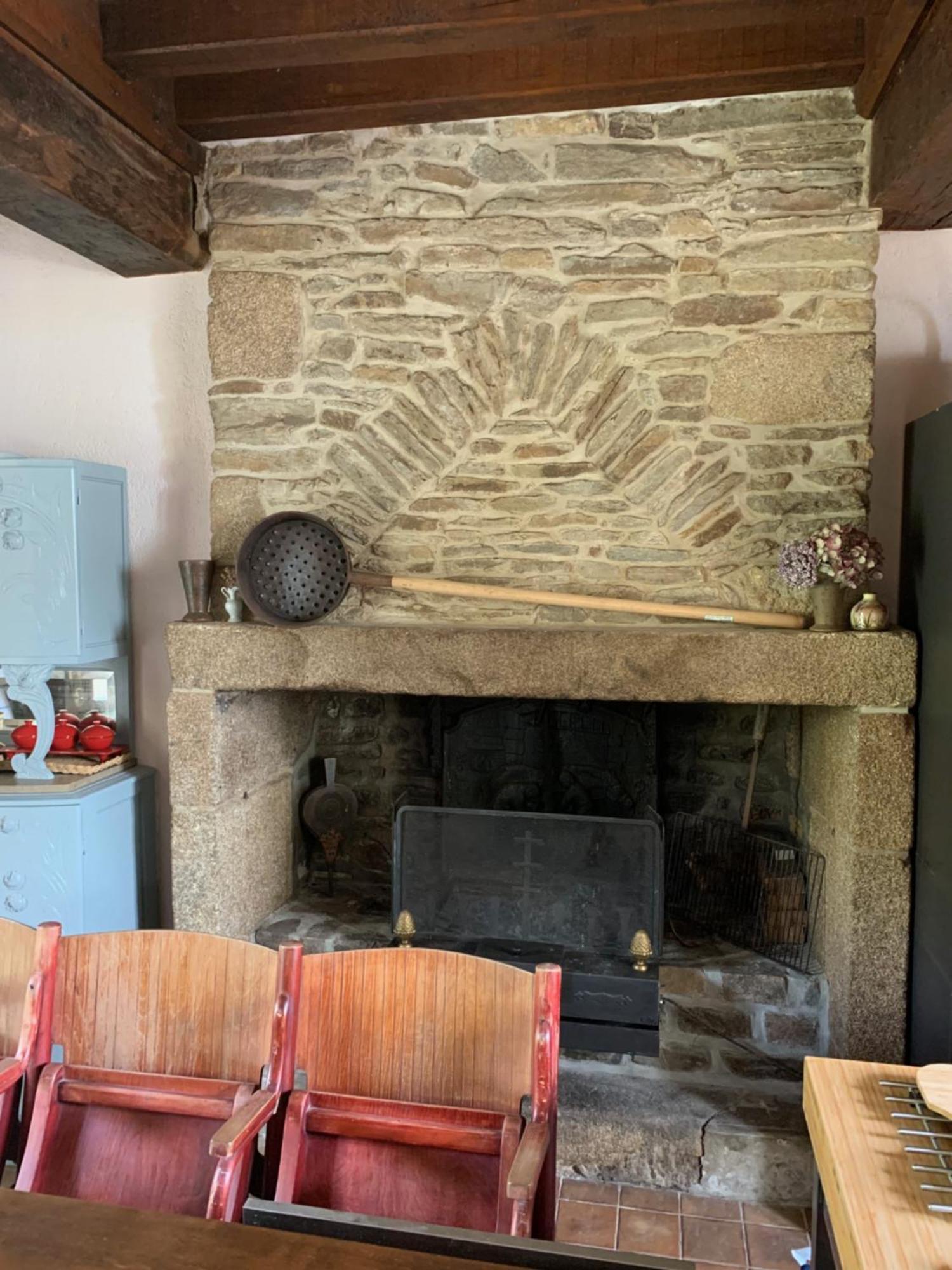 Le Petit Manoir Bed and Breakfast Isigny-le-Buat Exteriör bild